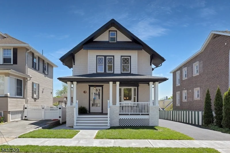 Photo of 132 Argyle Pl
