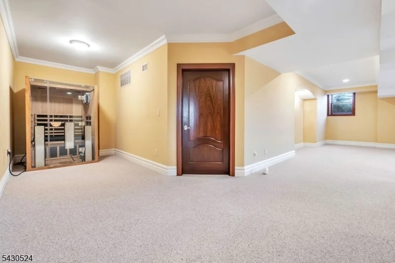Photo of 37 Robbins Rd