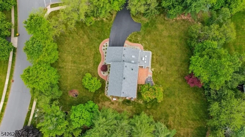 Photo of 77 Ridgeview Dr