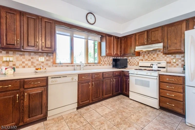 Photo of 8 Carlos Dr