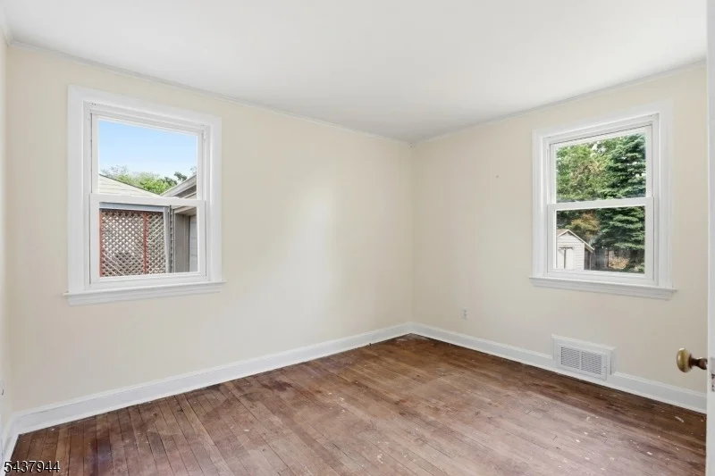Photo of 641 Greenbrook Rd