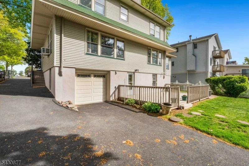Photo of 23 Pleasant Pl