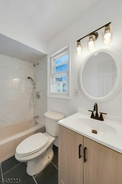 Photo of 183 Devon St