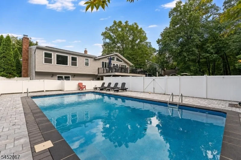 Photo of 23 Douglas Dr