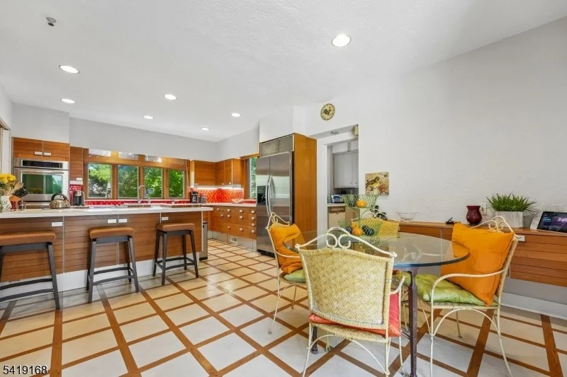Photo of 343 Forest Rd