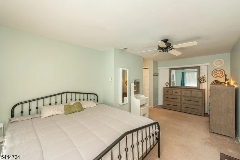 Photo of 1068 TREETOPS
