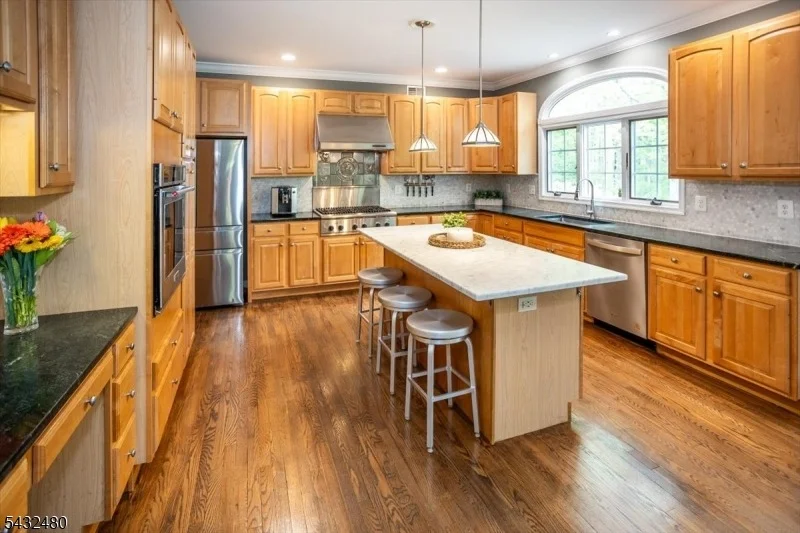 Photo of 9 Edgewood Ter