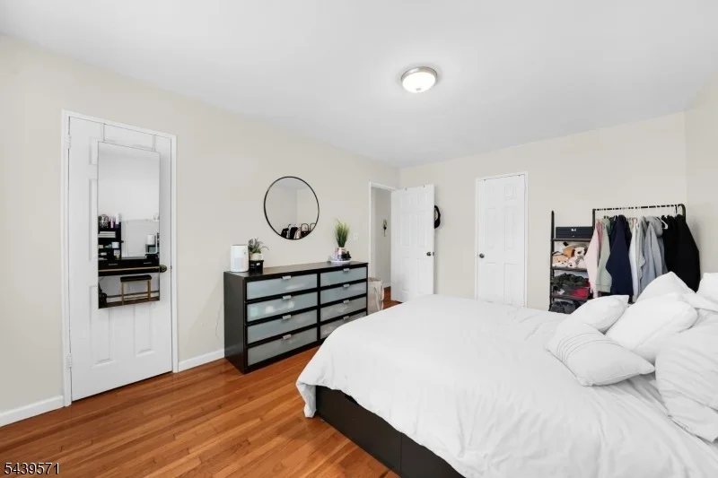 Photo of Unit 4E at 130 Orient Way