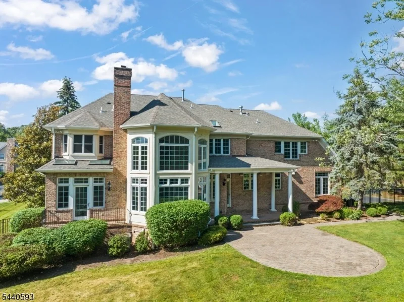 Photo of 33 Fox Run