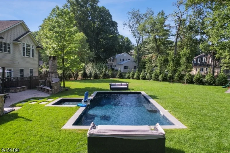 Photo of 63 Addison Dr