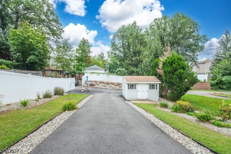 Photo of 359 Pennington Ave