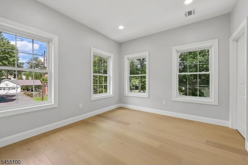 Photo of 34 Gates Ave