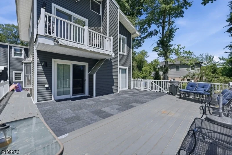 Photo of 190 Pine Brook Rd