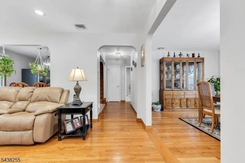 Photo of 465 Ellen St