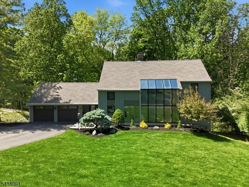 Photo of 35 Mockingbird