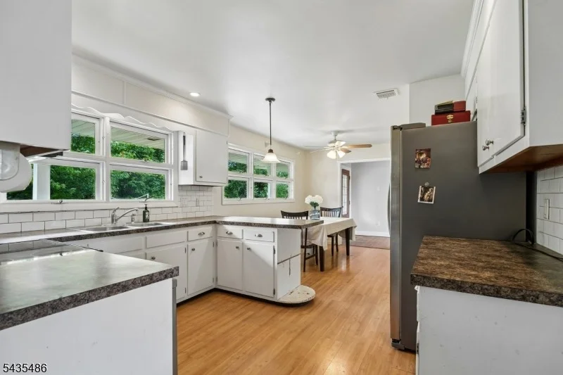 Photo of 21 Wayside Ln