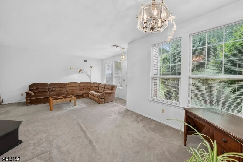 Photo of 18 Pheasant Brook Court