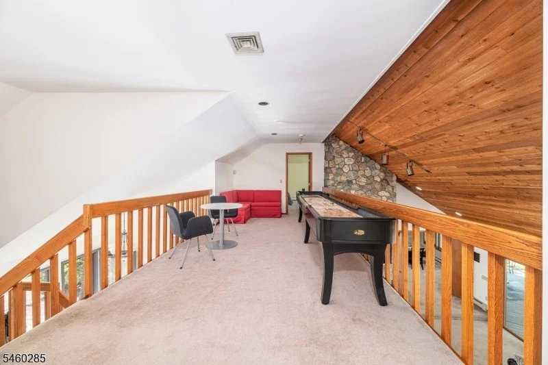 Photo of 33 Radcliffe Dr