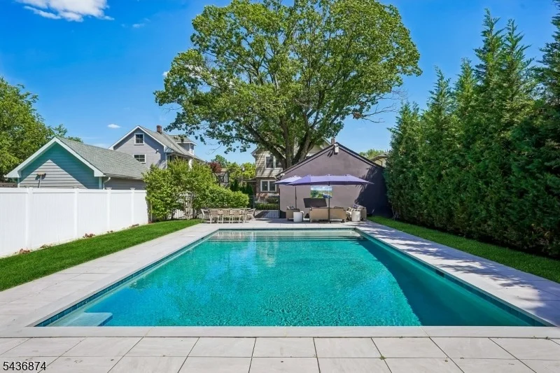 Photo of 424 1ST STREET