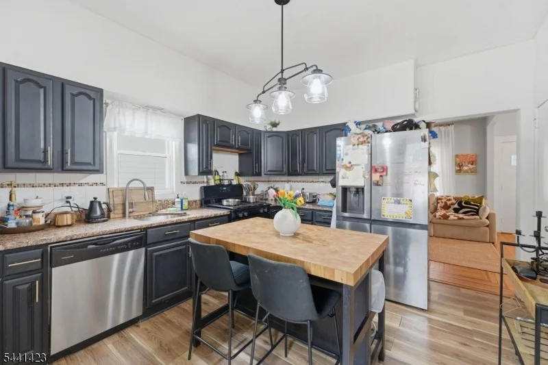 Photo of 217 8Th Ave