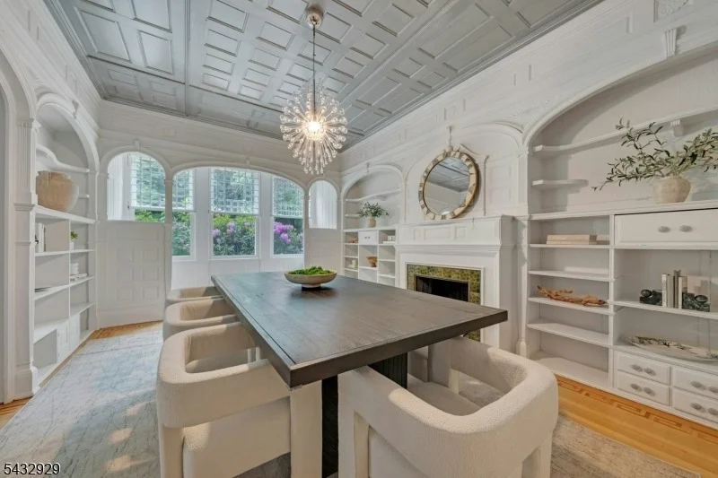 Photo of 42 Llewellyn Rd
