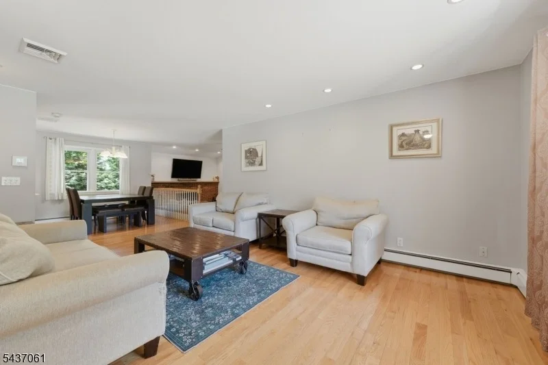 Photo of 16 Windsor Dr