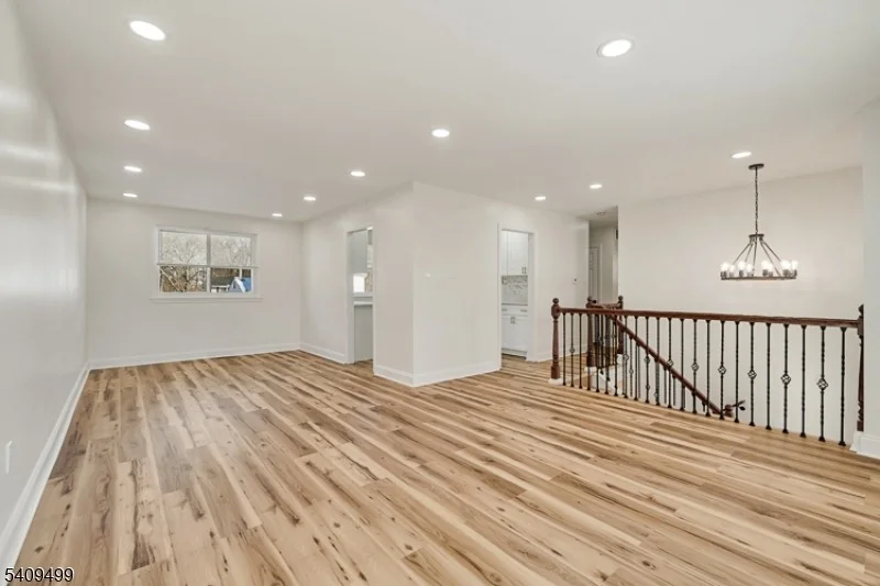 Photo of 33 Sycamore Dr