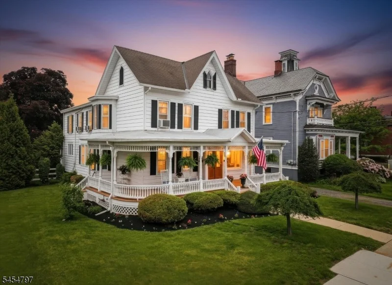 Photo of 175 Main St