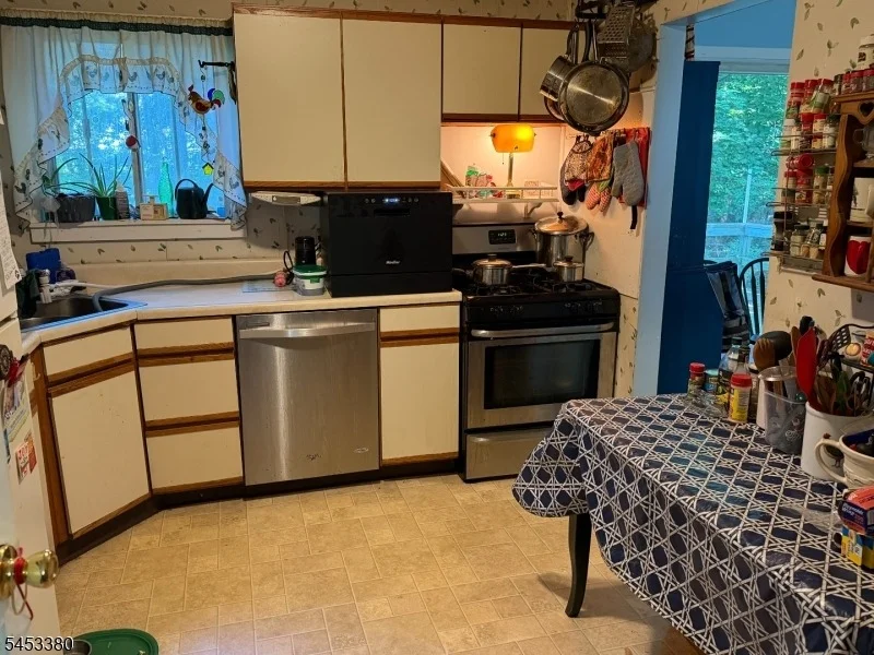 Photo of 13 Alpine Dr