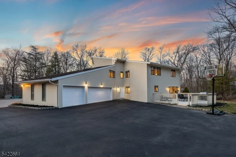 Photo of 586 Stangle Rd