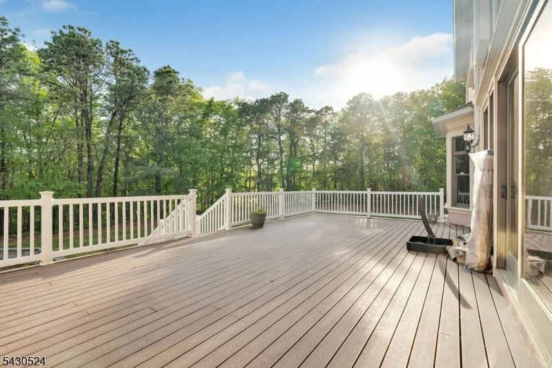 Photo of 37 Robbins Rd