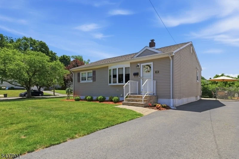 Photo of 29 Corsi Rd