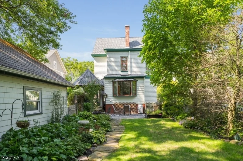 Photo of 674 Prospect St