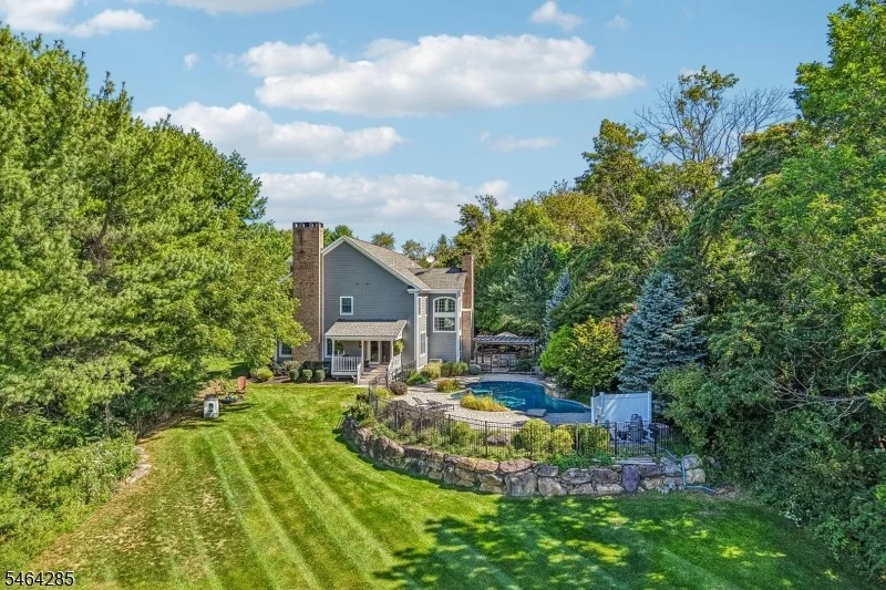 Photo of 5 Chesterfield Dr