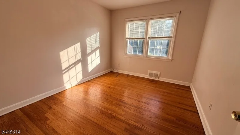 Photo of 88 Meadowbrook Rd