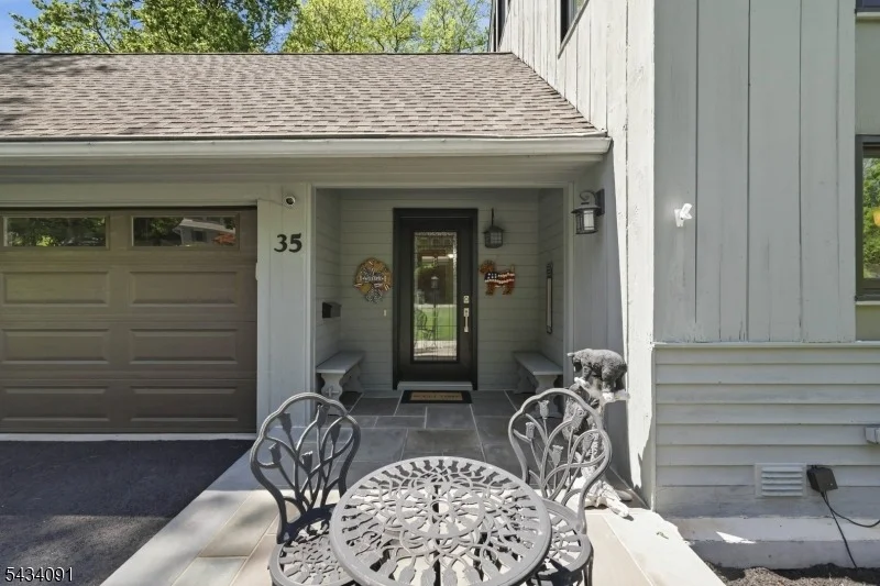 Photo of 35 Mockingbird