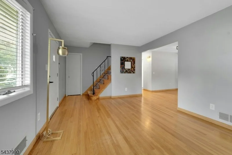 Photo of 451 Chestnut St