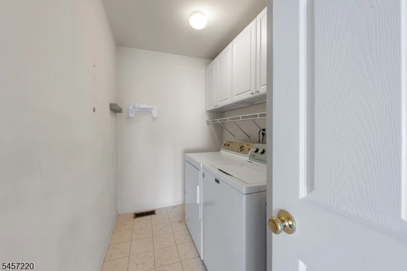 Photo of 4 Hawthorn Dr