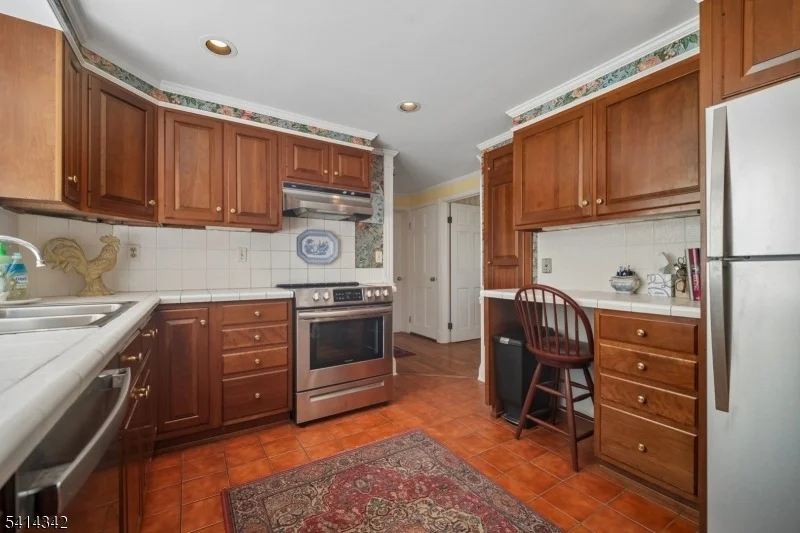 Photo of 638 Mountain Ave