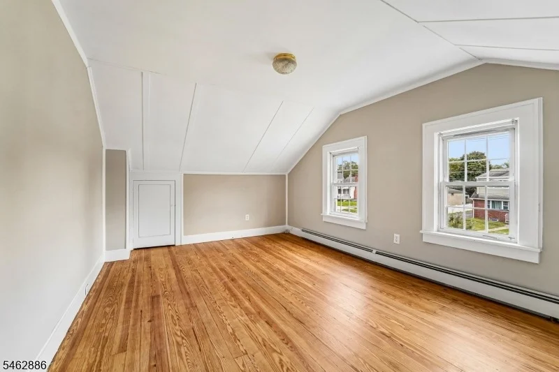 Photo of 119 Colfax Ave