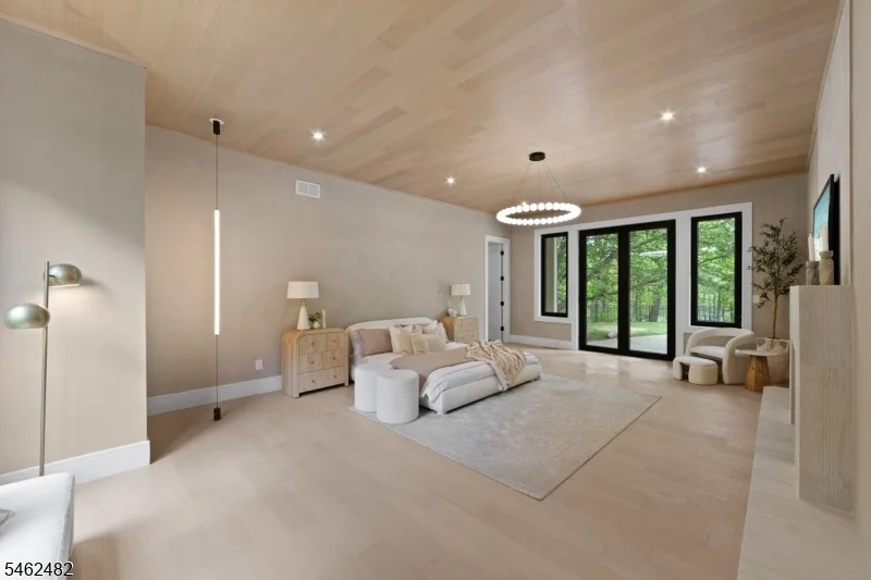 Photo of 809 West Shore Drive