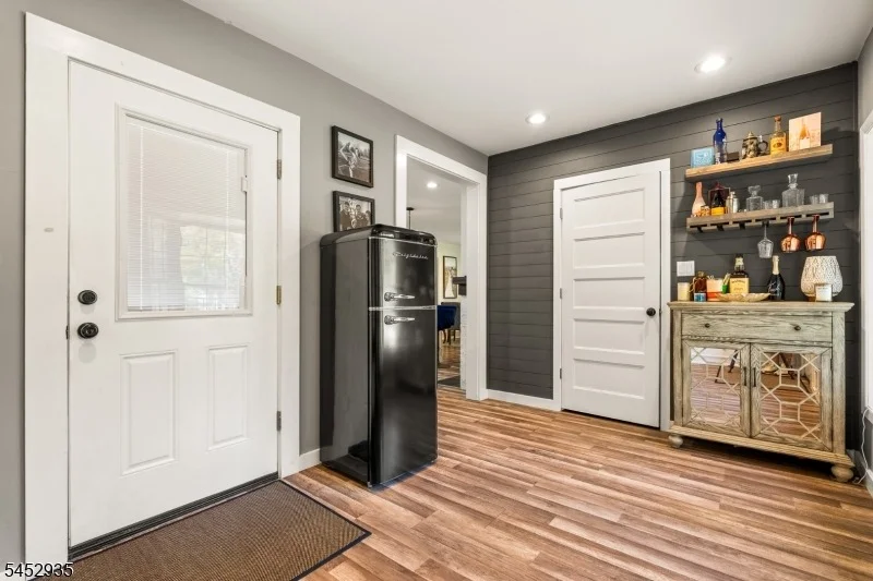 Photo of 175 Long Pond Rd