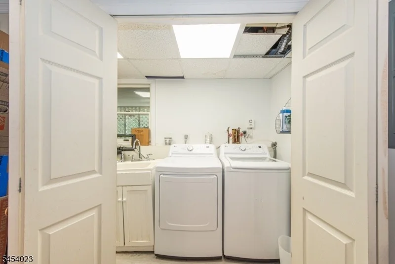 Photo of 42 Scenic Dr