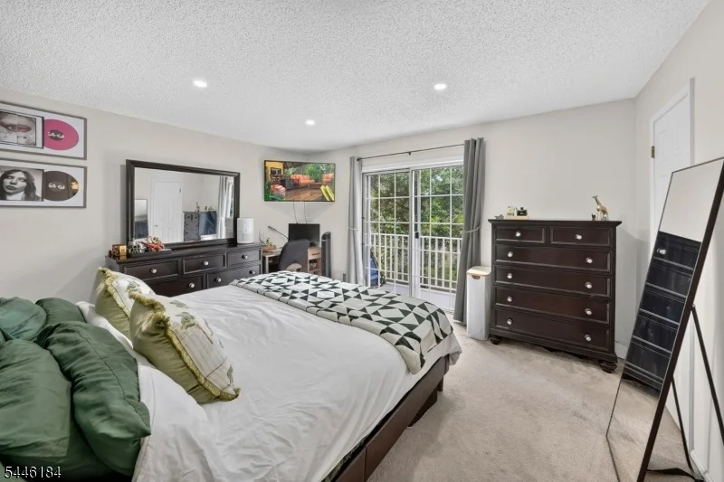 Photo of 161 Gregory Ln