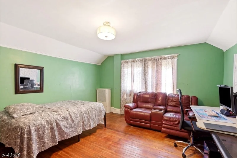 Photo of 569 Berkeley Ave