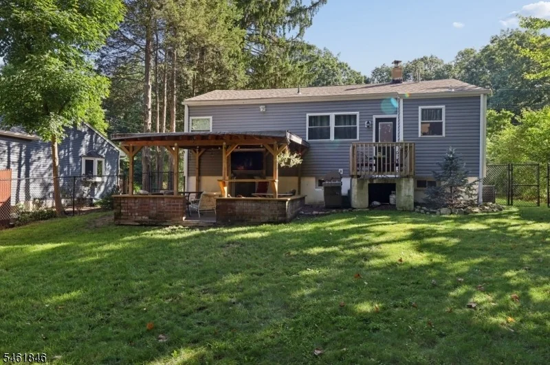 Photo of 341 Skyline Dr