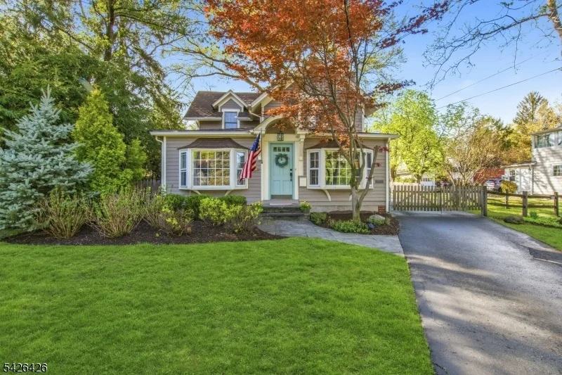 Photo of 454 S Maple Ave