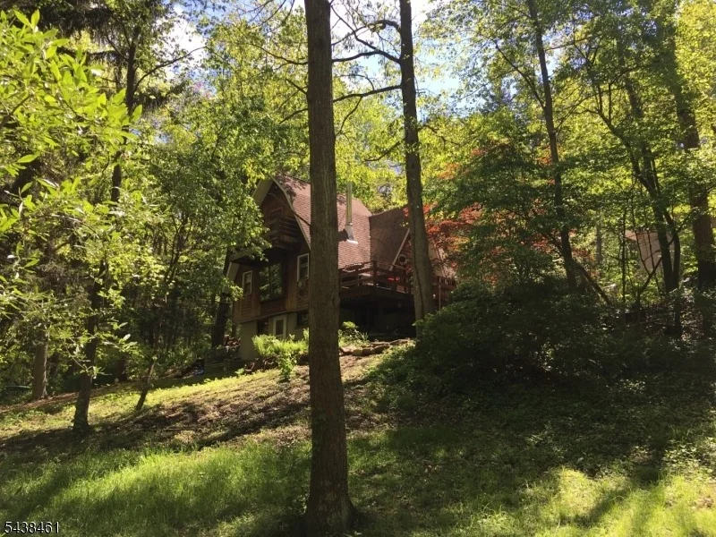 Photo of 4 Pine Tree Ln
