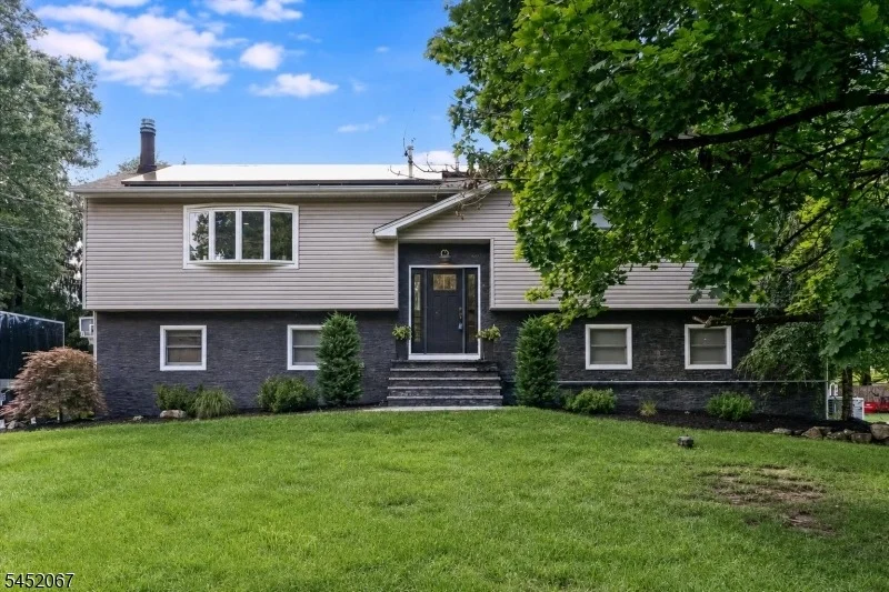 Photo of 23 Douglas Dr