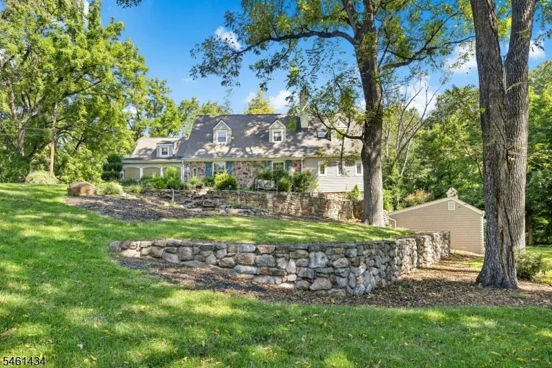 Photo of 170 New Providence Rd